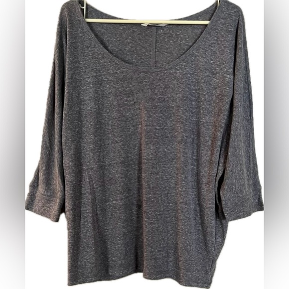 Old Navy 3/4 sleeve gray top. Women’s size Large - Picture 1 of 6
